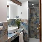 Apartment Two Chiaia 37 *